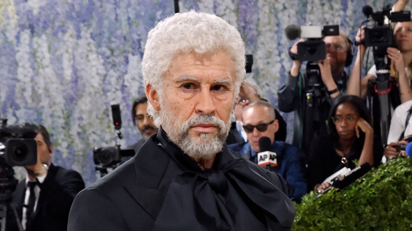 Bad Bunny’s Old-Age Makeup Is a Big Hit. Real Aging? Far Less Popular.