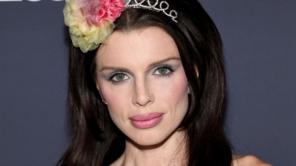 Julia Fox’s Vintage Pageant Queen Glam Is a Real Winner—See the Photos